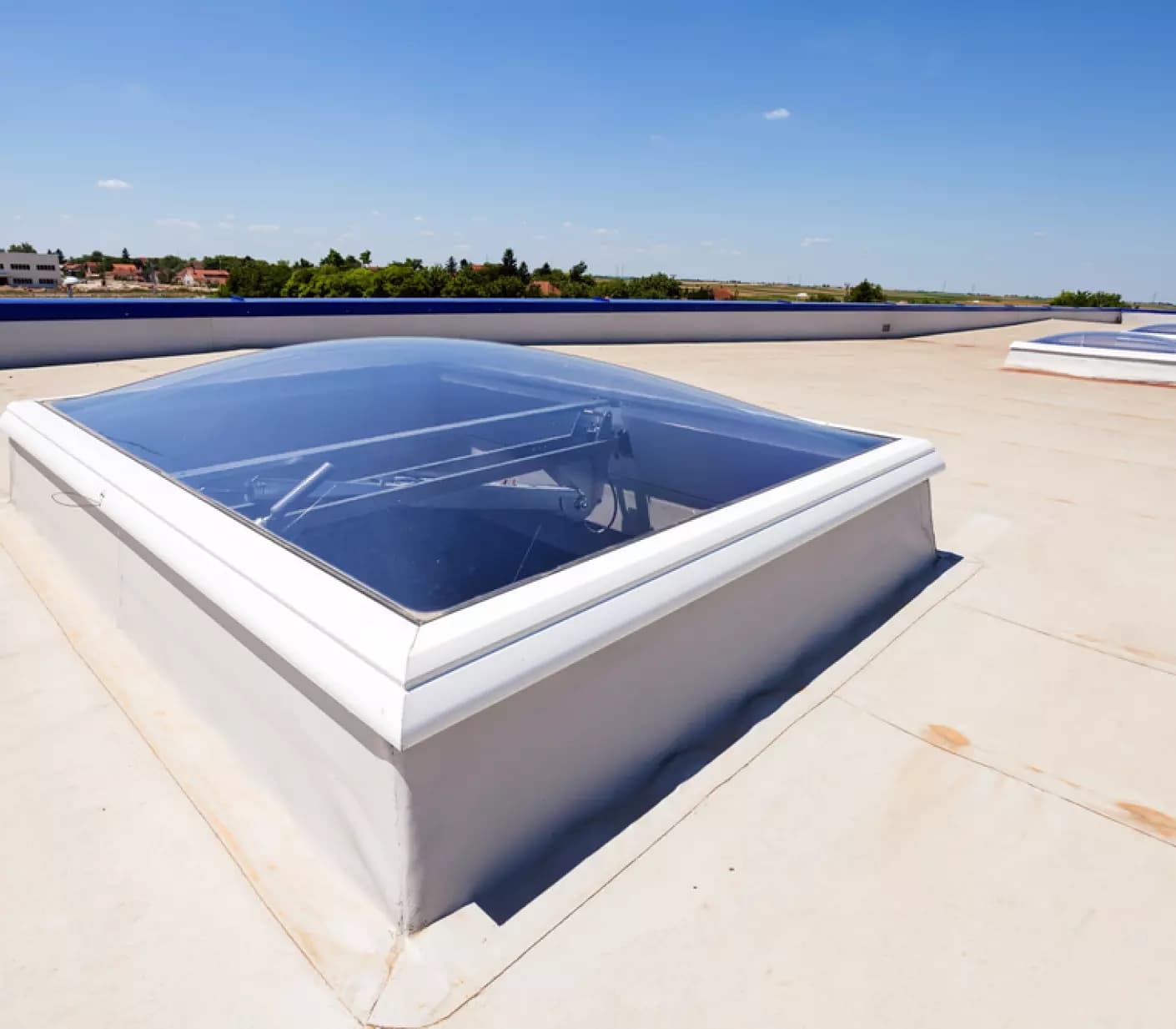 Can solar panels be installed on different types of commercial roofs?